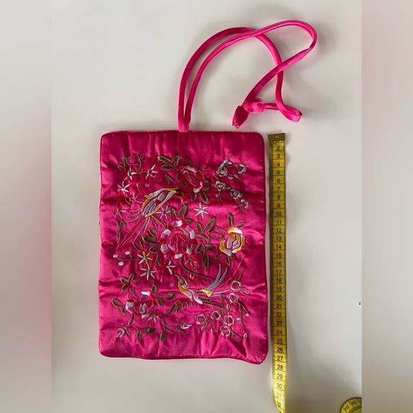 Silk bag with handmade embroidery - Picture 9 of 10